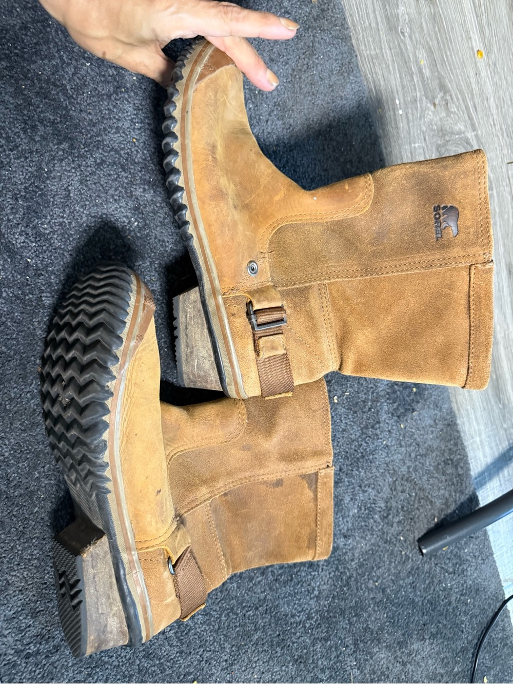 Sorel Brown Suede Pull-On Gloves